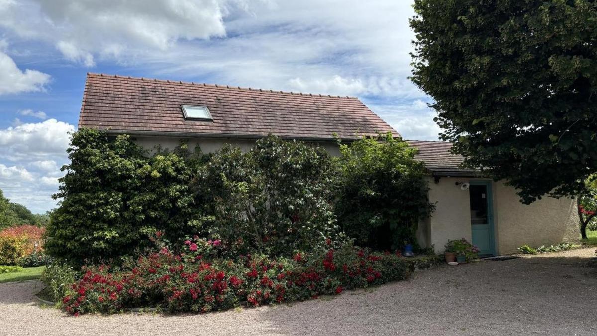 Villa Meublé de campagne au calme Louchy-Montfand Exterior foto