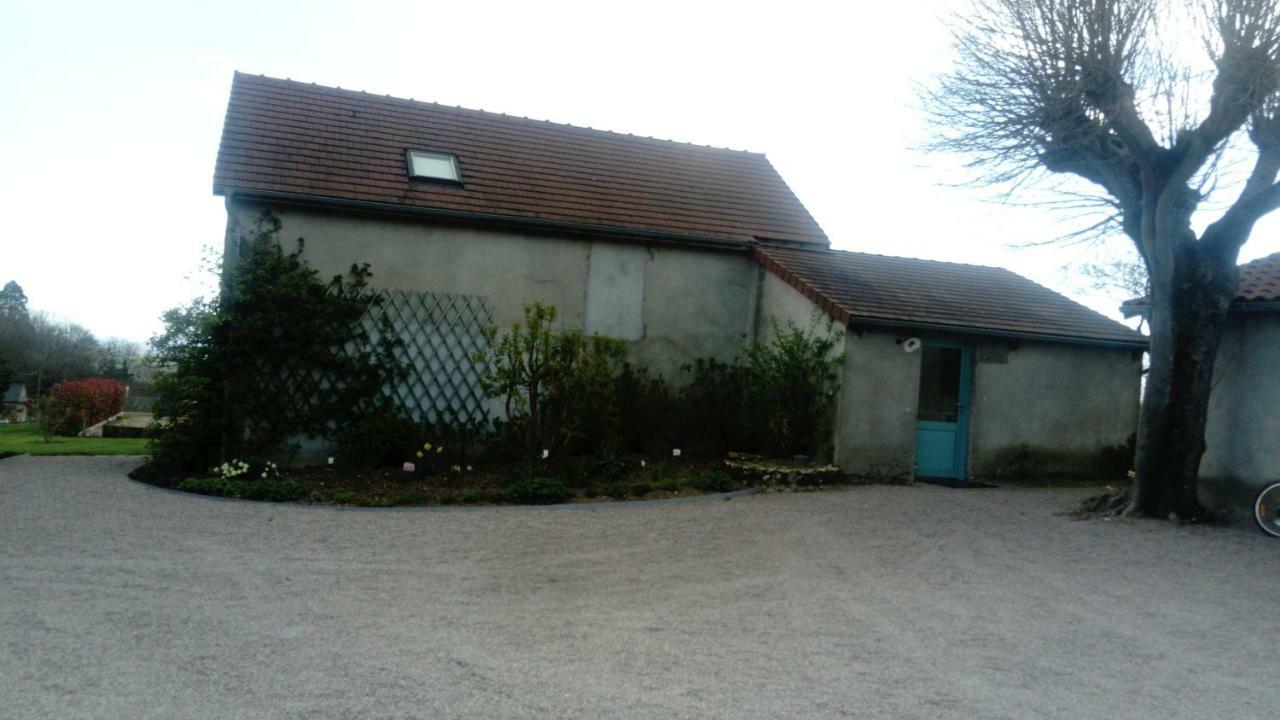 Villa Meublé de campagne au calme Louchy-Montfand Exterior foto
